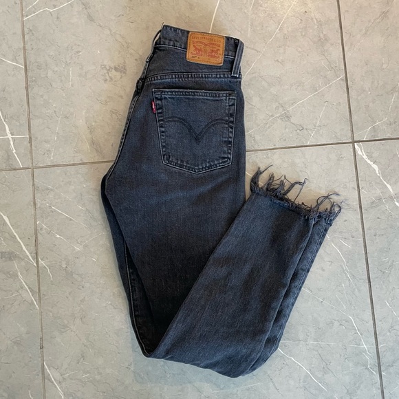 Levi’s High Waist Jean - Picture 8 of 8